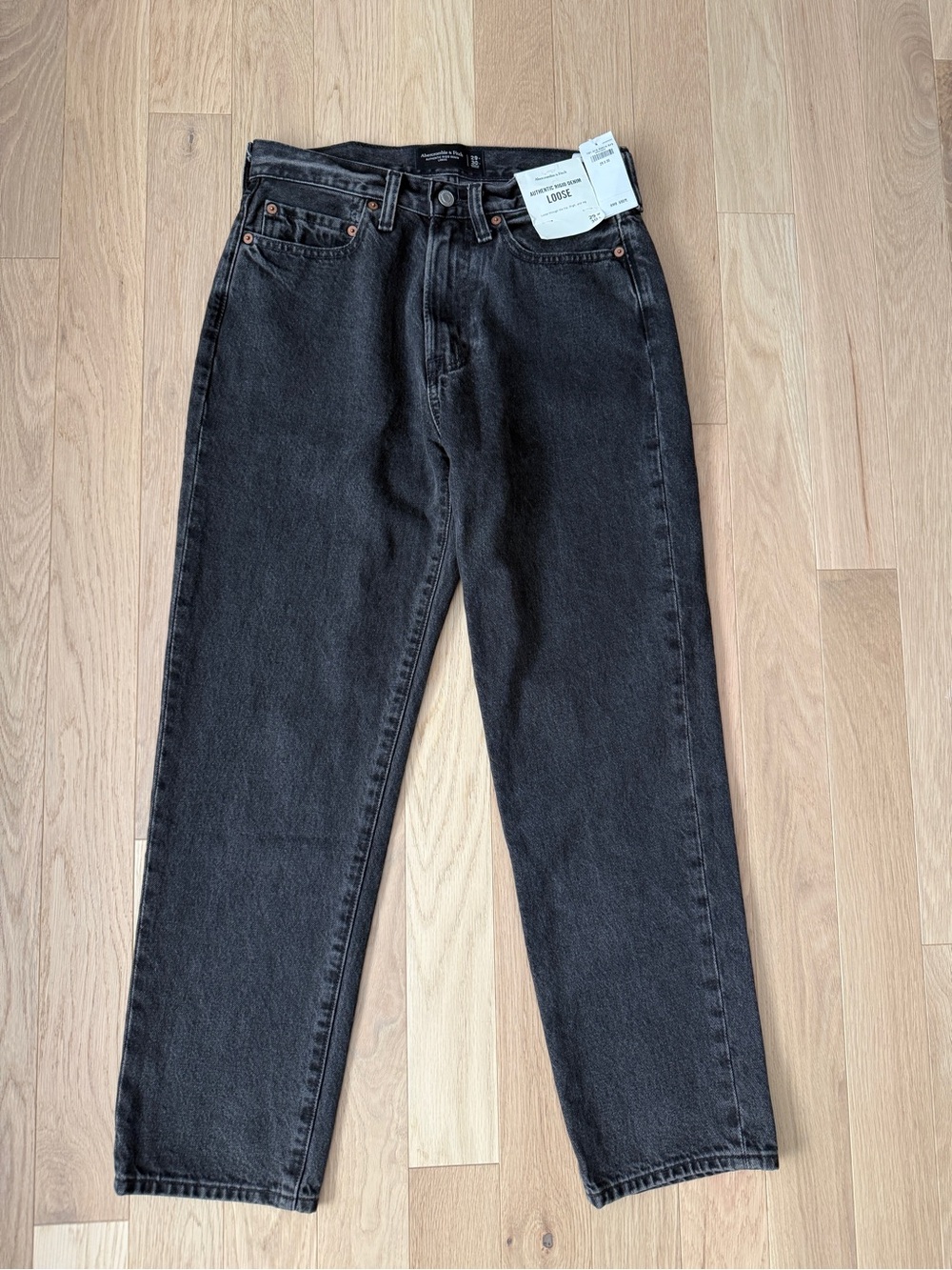 Abercrombie & Fitch • Men's Authentic Rigid Denim Loose Jeans Black